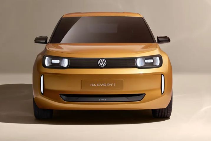 Napoved električnega vstopnega modela, ki bo stal okrog 20.000 evrov.